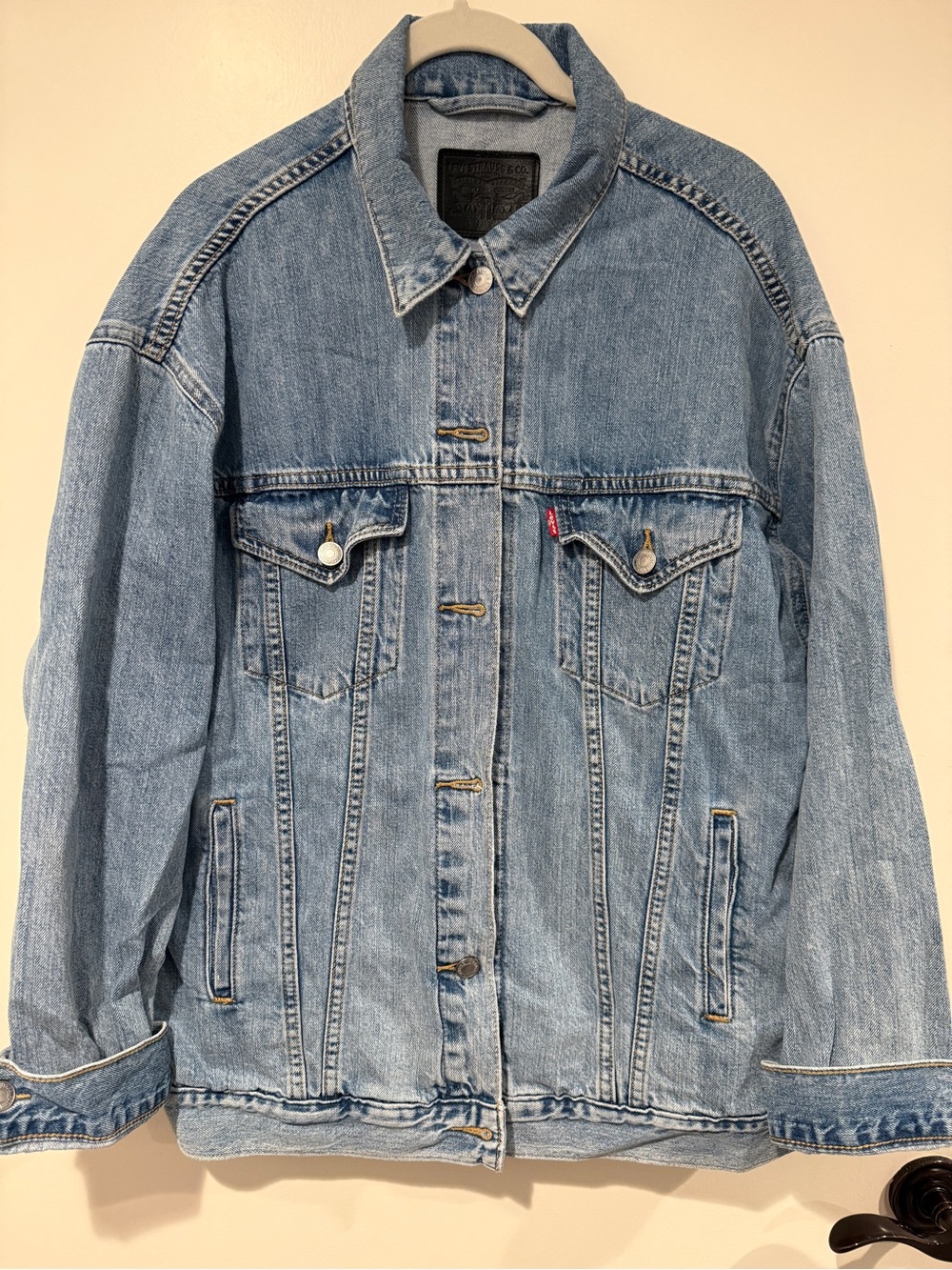 Levi's Light Wash Blue Denim Jacket - Men's Trucker Style